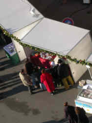 Le stand vu par Nicolas, la girouette du beffroi...